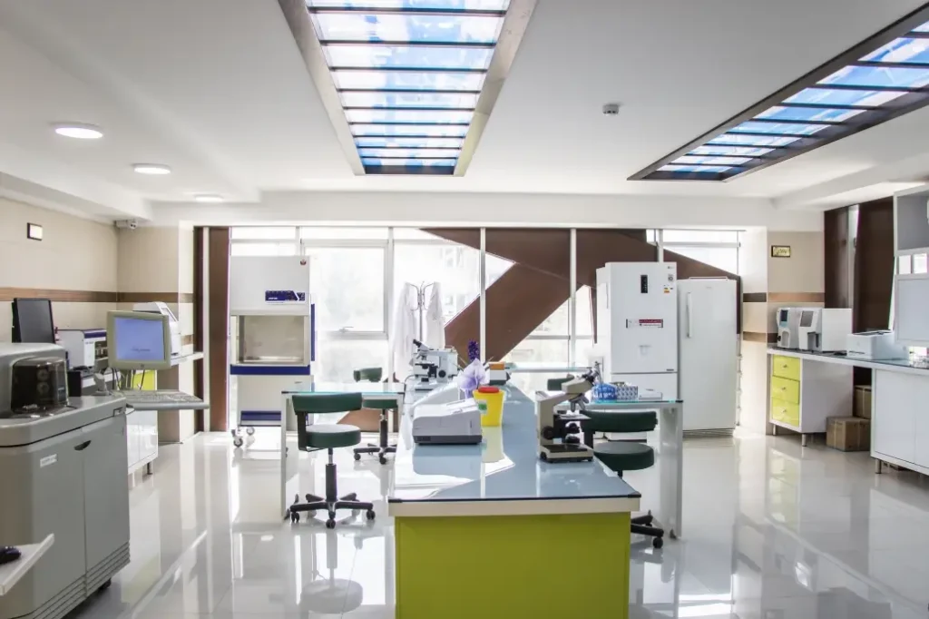 آینه‌های هوشمند: آینده دکوراسیون و تکنولوژی